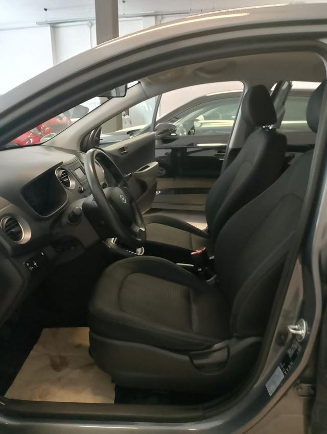 HYUNDAI i10 usata 11