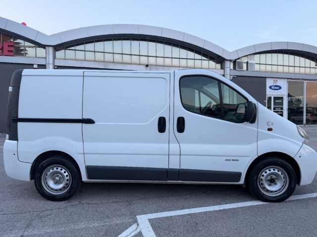 RENAULT Trafic usata, con Autoradio