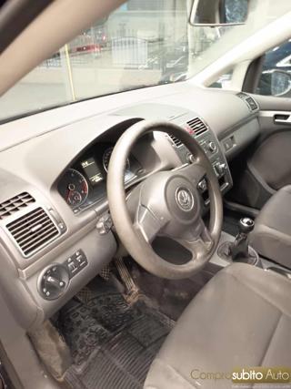 VOLKSWAGEN Touran usata, con Sedile posteriore sdoppiato