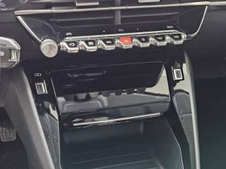 PEUGEOT 208 usata, con Autoradio digitale