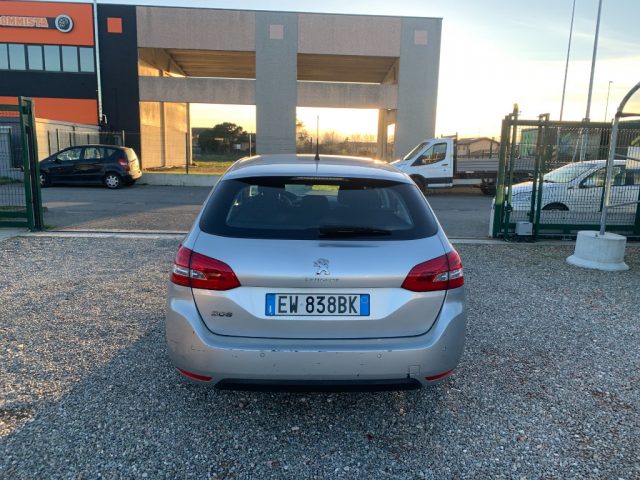PEUGEOT 308 usata, con Autoradio