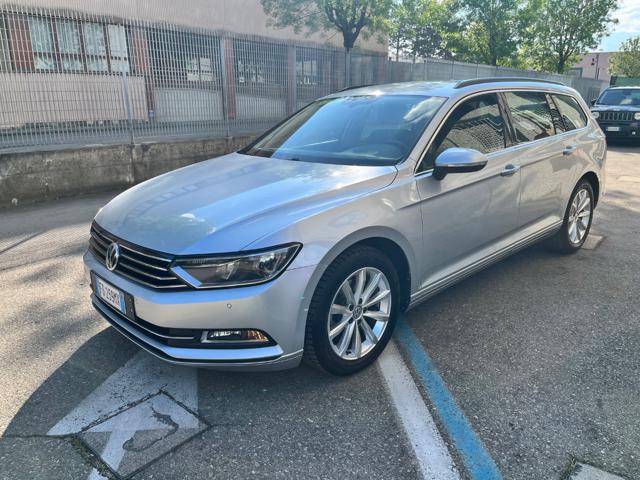 VOLKSWAGEN Passat Variant usata, con Airbag