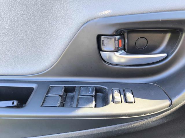 TOYOTA Yaris usata 17