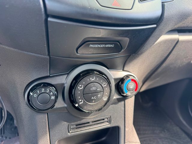 FORD Fiesta usata, con Controllo automatico clima