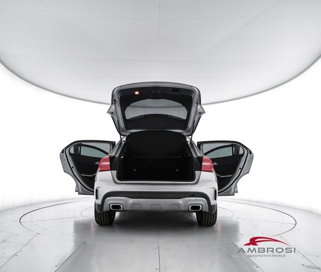 MERCEDES-BENZ GLA 200 usata 6