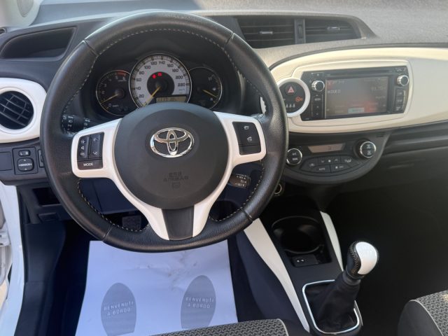 TOYOTA Yaris usata, con Specchietti laterali elettrici