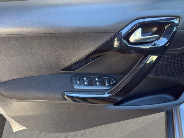 PEUGEOT 2008 usata, con Sensore di pioggia