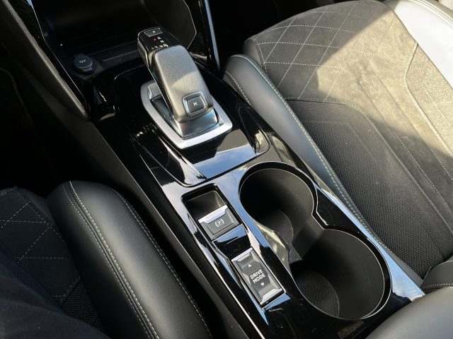 PEUGEOT 2008 usata, con Servosterzo