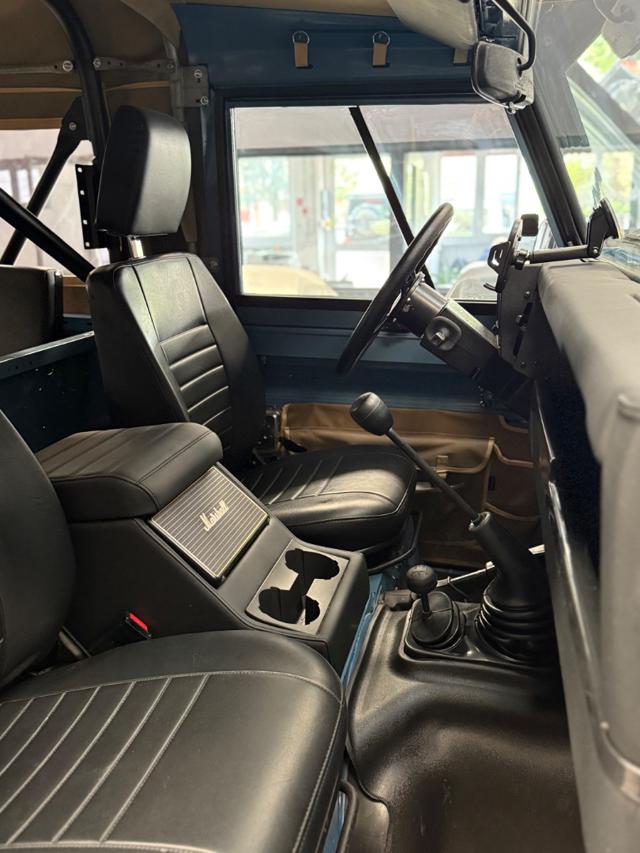 LAND ROVER Defender usata 23