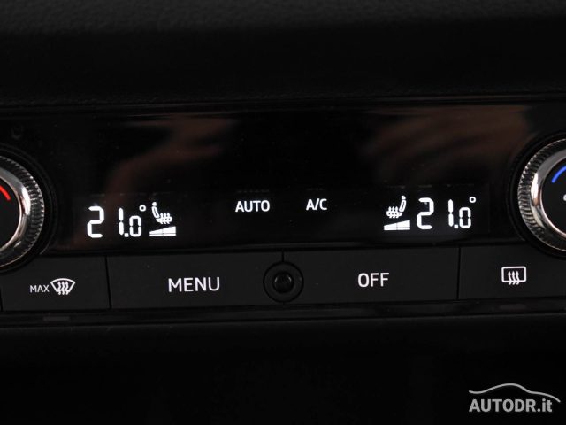 SKODA Kamiq usata, con Sensori di parcheggio anteriori