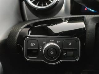 MERCEDES-BENZ CLA 180 usata, con Volante in pelle