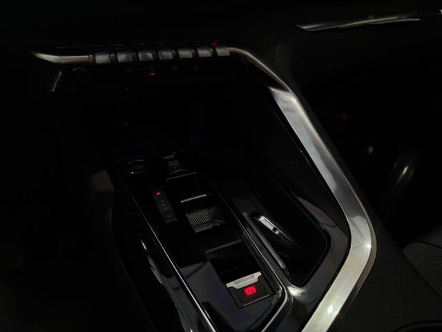 PEUGEOT 3008 usata, con Luci diurne LED