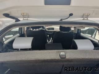 TOYOTA Yaris usata, con Autoradio