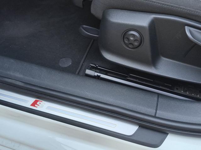 AUDI A4 usata, con Park Distance Control