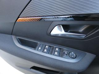 PEUGEOT 208 usata, con Volante in pelle