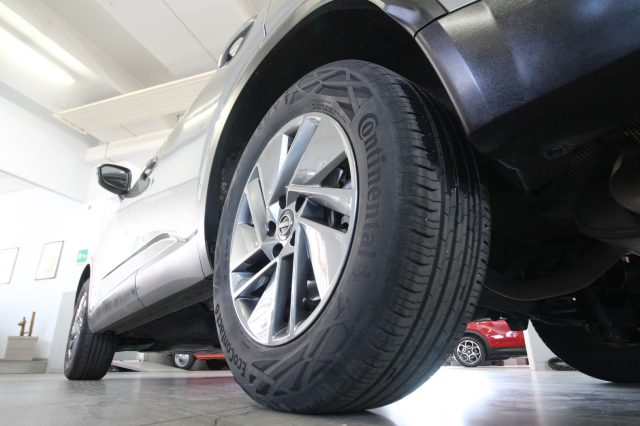 NISSAN Qashqai usata, con Luci diurne LED