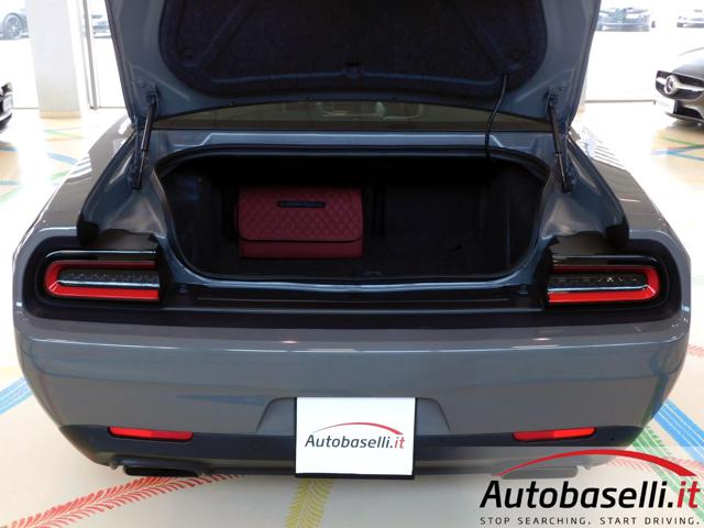 DODGE Challenger usata, con Leve al volante