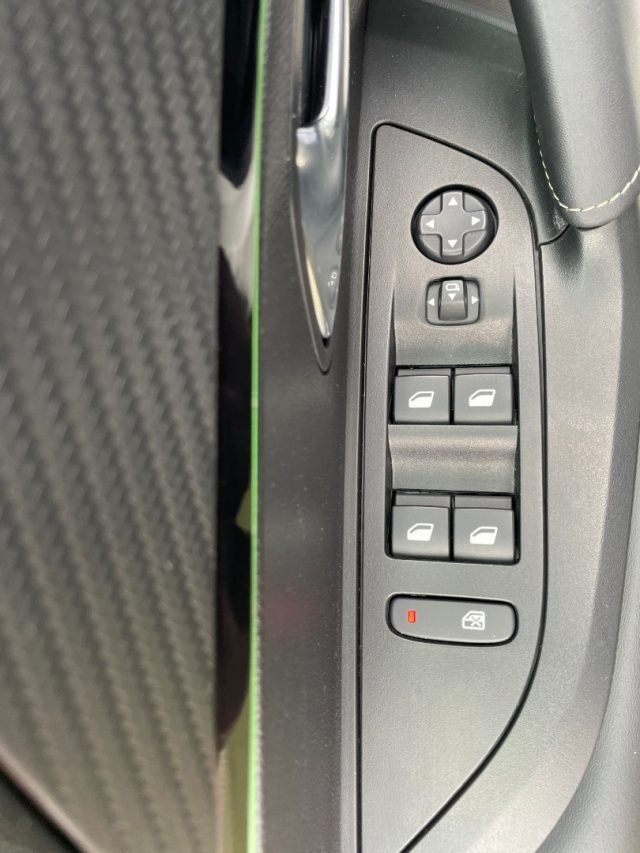 PEUGEOT 2008 usata, con Interni in pelle