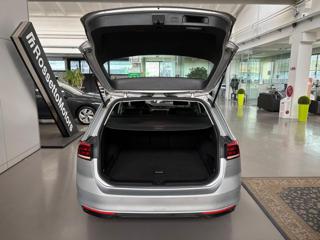 VOLKSWAGEN Passat Variant usata, con Alzacristalli elettrici