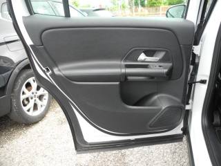 MERCEDES-BENZ GLB 200 usata 70