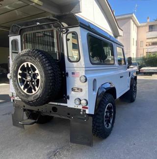 LAND ROVER Defender usata 3