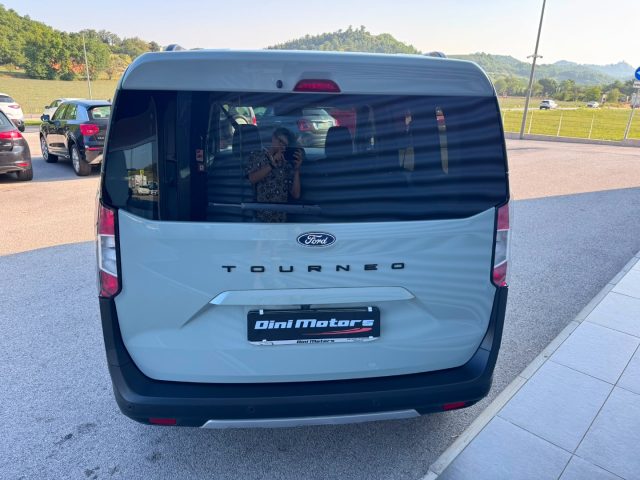 FORD Tourneo Courier usata, con Autoradio
