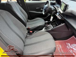 PEUGEOT 208 usata, con Sedile posteriore sdoppiato
