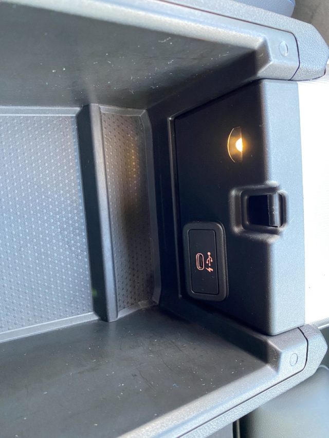 BMW 320 usata, con Autoradio digitale
