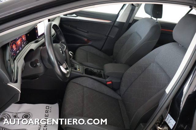 VOLKSWAGEN Golf usata, con Touch screen