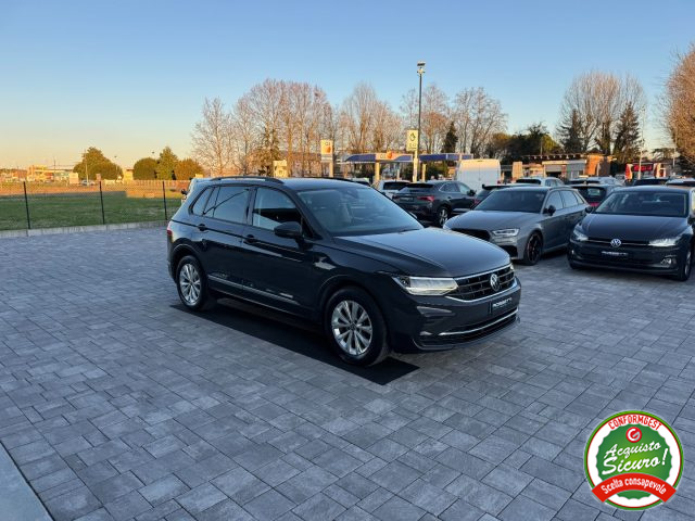 VOLKSWAGEN Tiguan usata, con Boardcomputer