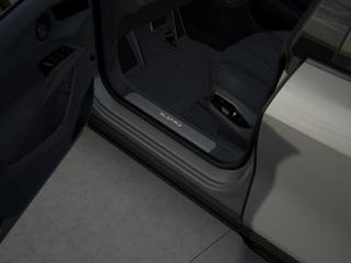 LOTUS Eletre usata, con Volante in pelle