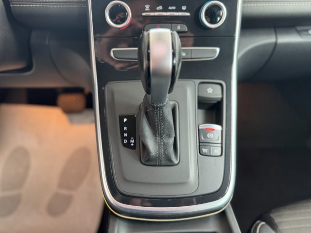 RENAULT Grand Scenic usata, con Fari LED