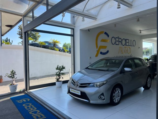 TOYOTA Auris usata, con Autoradio