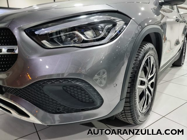 MERCEDES-BENZ GLA 200 usata, con Luci diurne LED