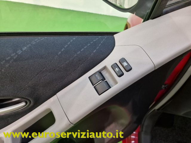TOYOTA Yaris usata 27