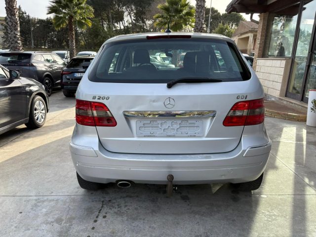 MERCEDES-BENZ B 200 usata, con Alzacristalli elettrici