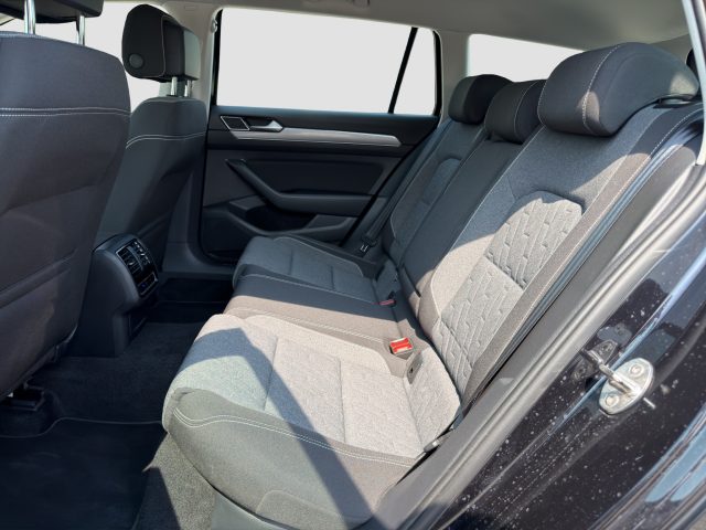 VOLKSWAGEN Passat usata 10