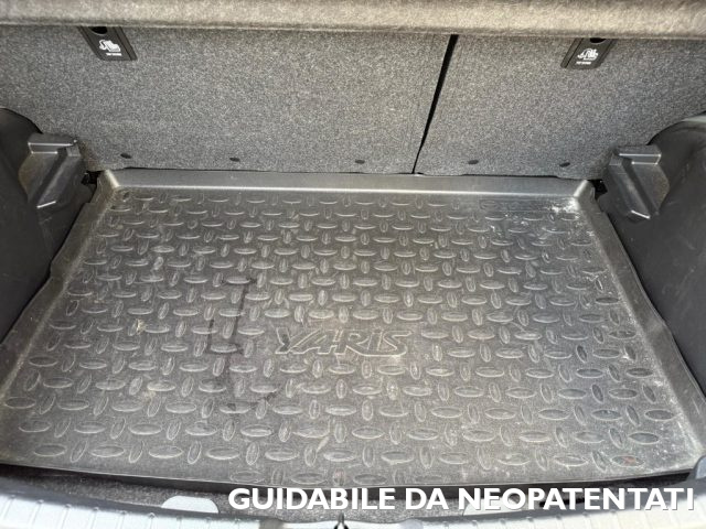 TOYOTA Yaris usata, con USB