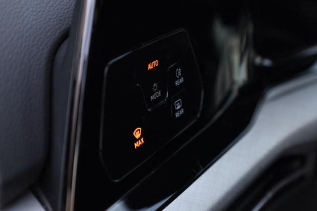 VOLKSWAGEN Golf usata, con Luci diurne LED