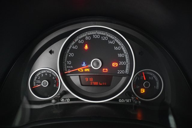 VOLKSWAGEN up! usata 6