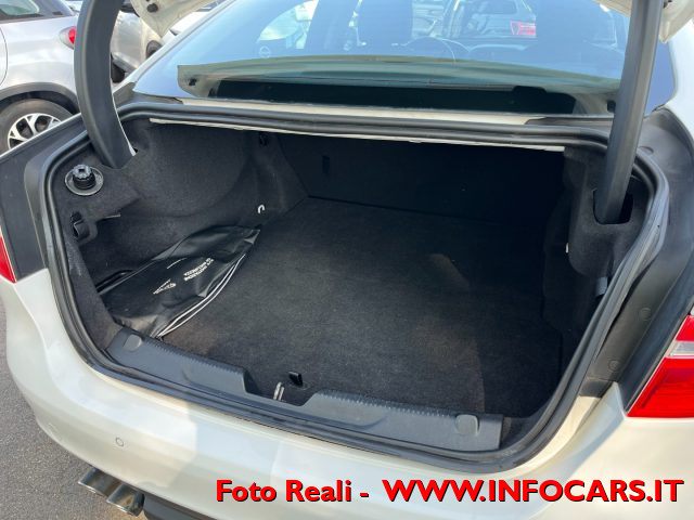 JAGUAR XE usata, con Sistema di navigazione