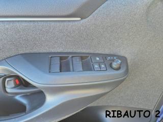 TOYOTA Yaris usata, con Bluetooth