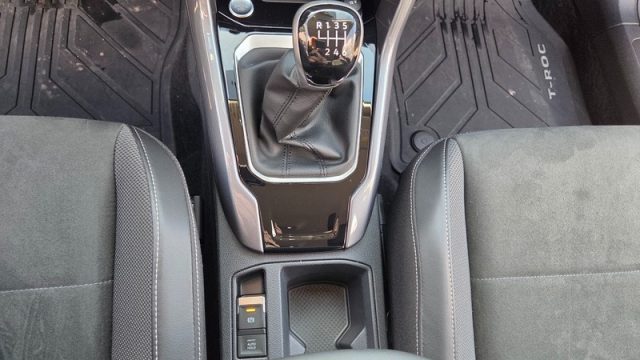 VOLKSWAGEN T-Roc usata, con Volante in pelle