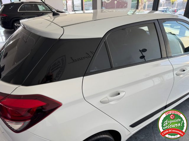 HYUNDAI i20 usata, con Controllo elettronico della corsia