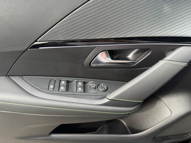 PEUGEOT 208 usata, con Airbag testa