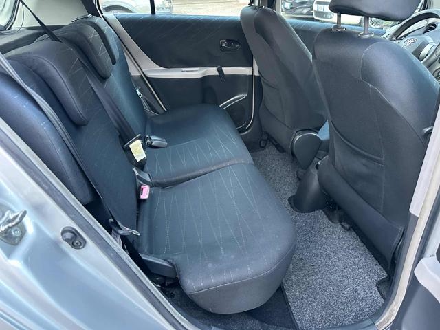 TOYOTA Yaris usata, con Airbag testa