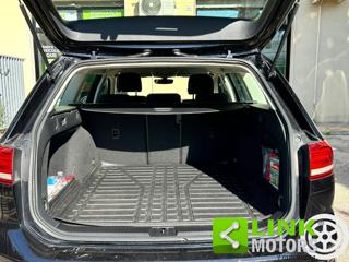 VOLKSWAGEN Passat Variant usata, con Sedile posteriore sdoppiato