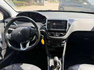 PEUGEOT 2008 usata, con Specchietti laterali elettrici