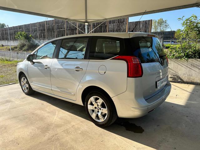 PEUGEOT 5008 usata, con Autoradio