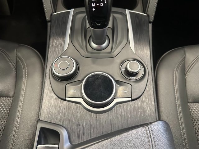 ALFA ROMEO Stelvio usata, con Sensori di parcheggio posteriori